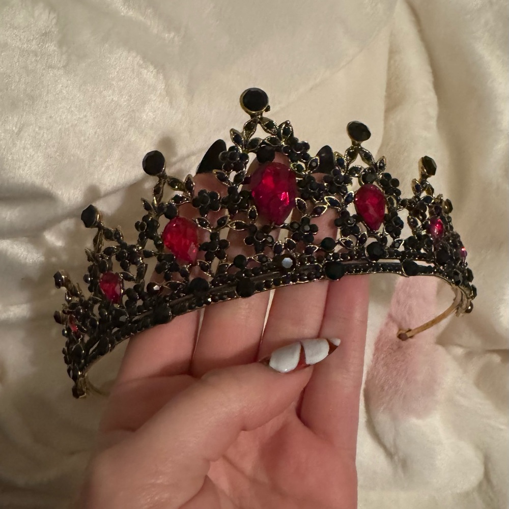 Luxury Metal Crown